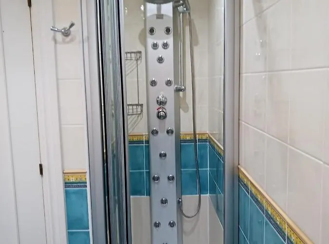 Azalea Residencial Торрелавега