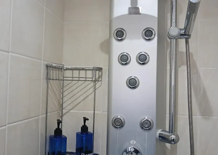 Azalea Residencial Торрелавега