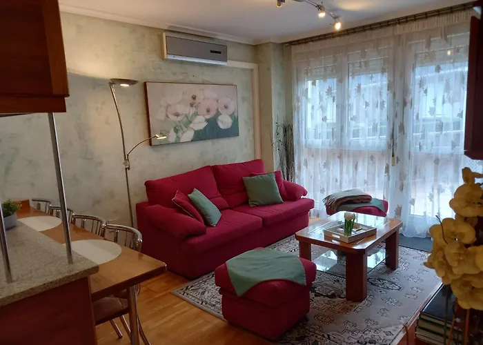 Azalea Residencial Торрелавега